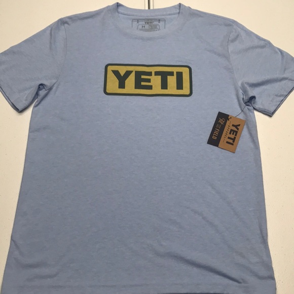 🆕 YETI Logo Light Blue Men’s Tee Shirt - Picture 2 of 3
